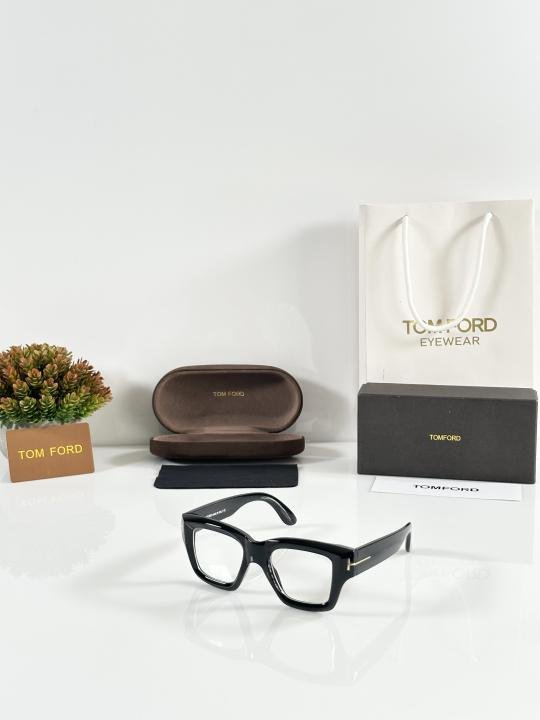 Tom Ford 184 black frame