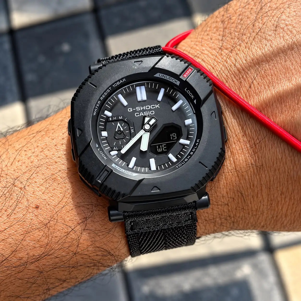 Casio protrek black red